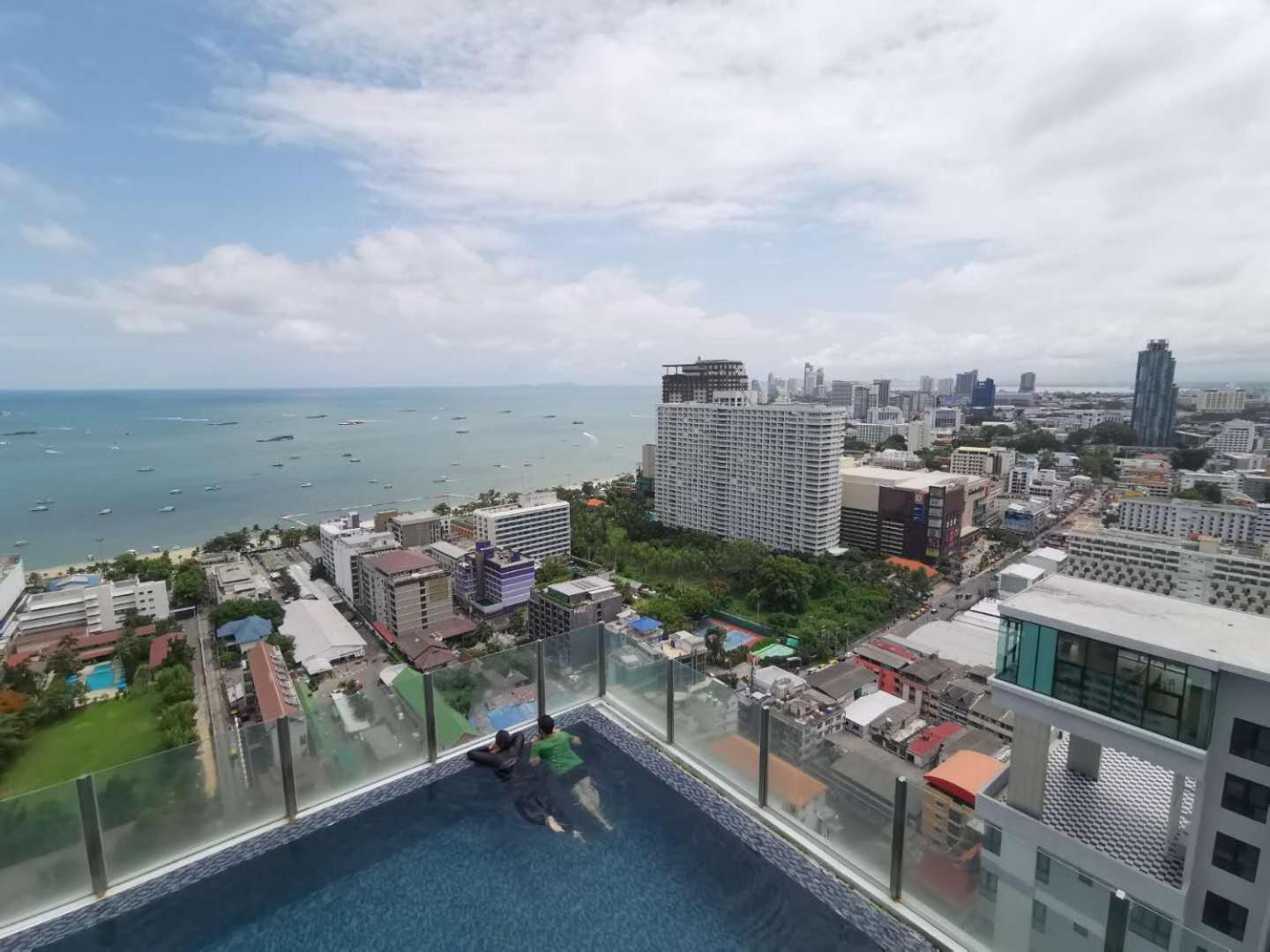 The Base Central Pattaya By Adam Extérieur photo